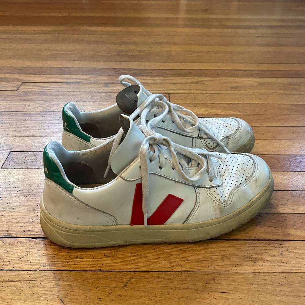 Veja Sneakers - Worn